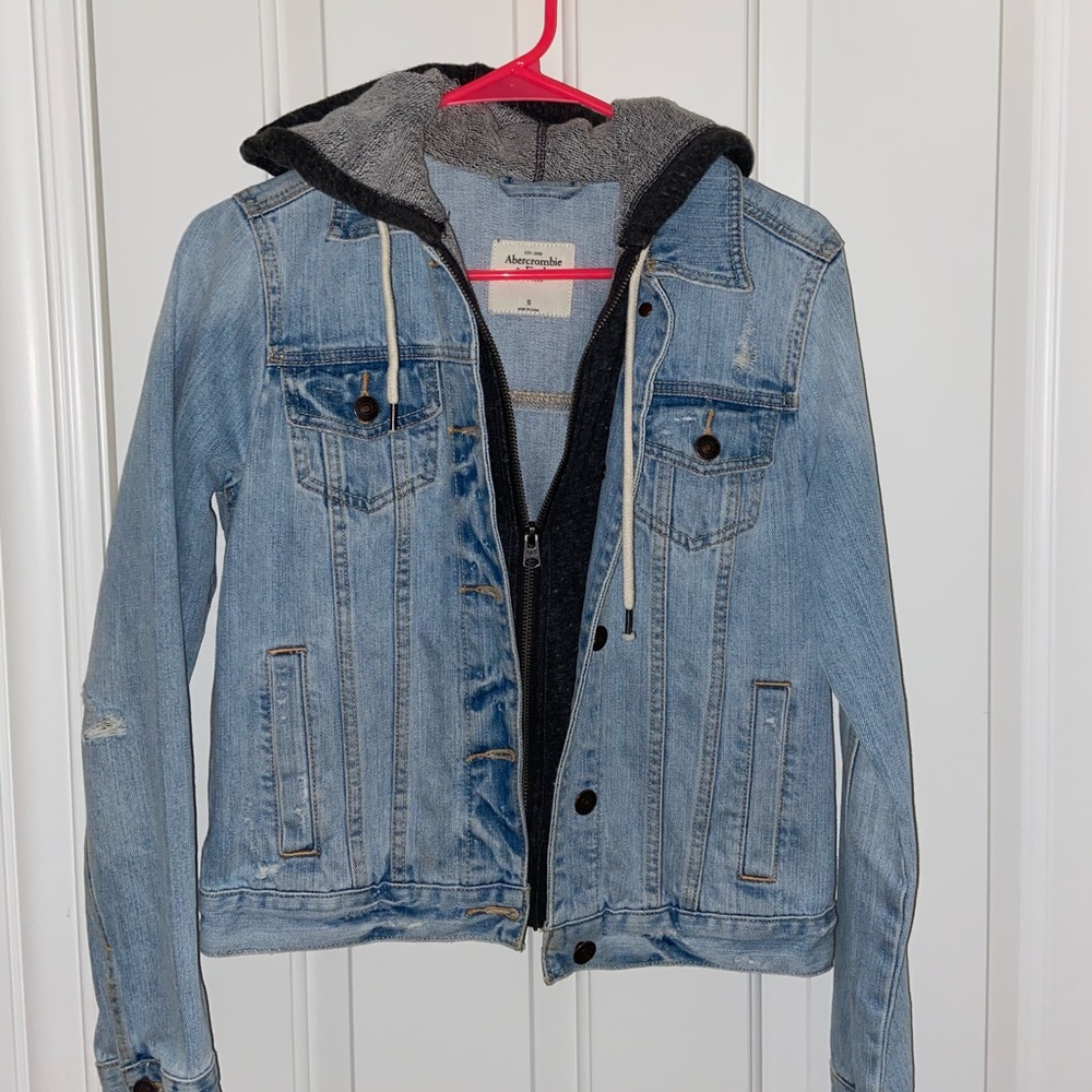 Abercrombie Jean jacket size small